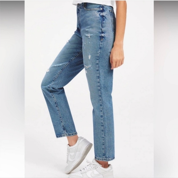 GOOD AMERICAN Good Classic Hi-Rise Distressed Jeans NWT Size 28 - Picture 3 of 12